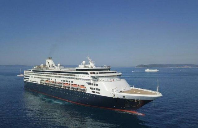 Old Cruise Liner Transformed Into A Floating Residential Building (25 pics)