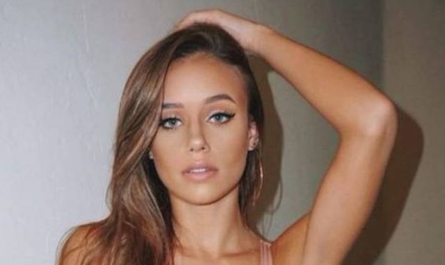 Girls In Dresses (63 pics)