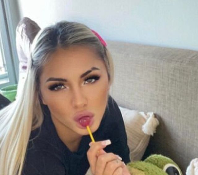 Hot Girls (33 pics)