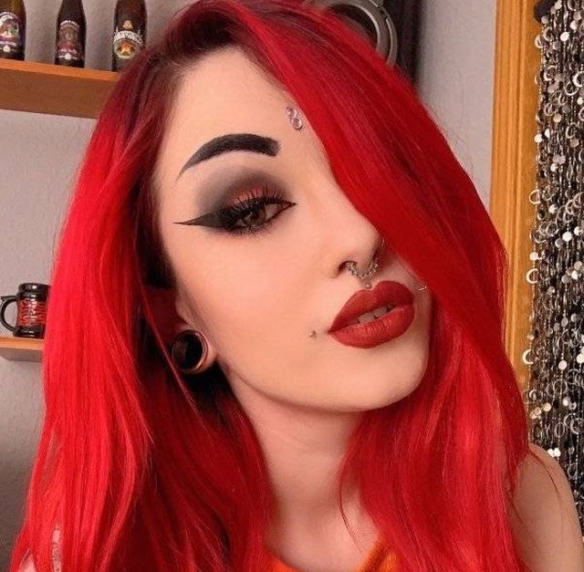 Girls With Dyed Hairs (44 pics)