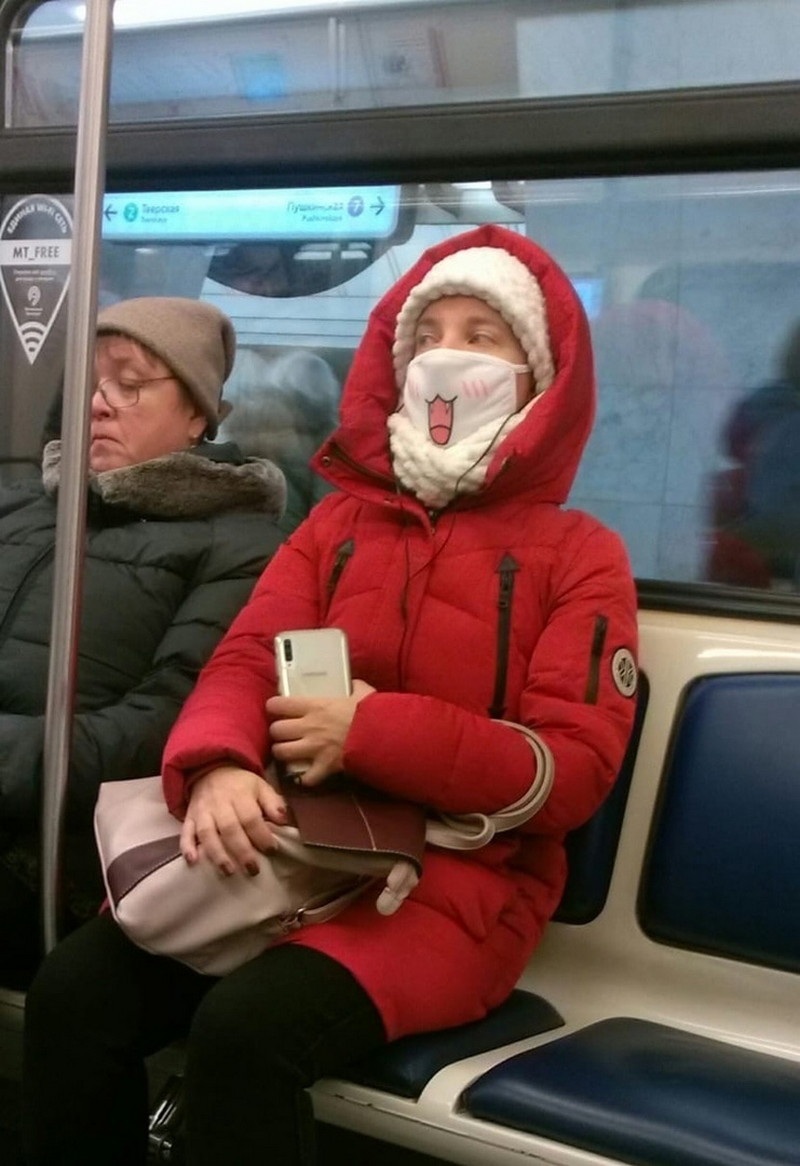 Strange People In The Subway (21 pics)