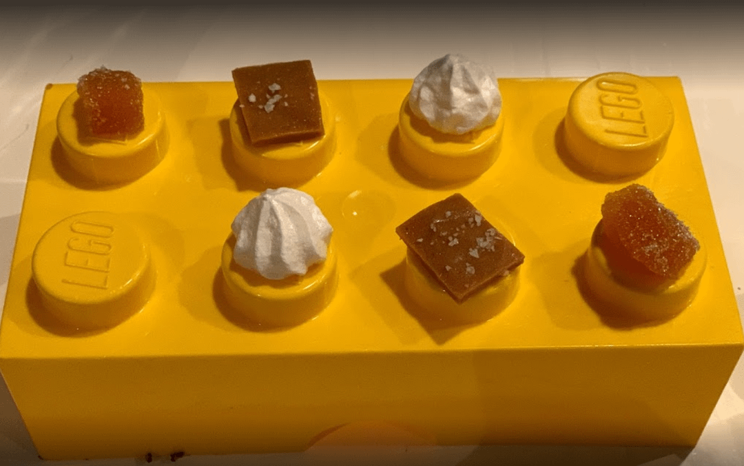 Odd Food Serving (22 pics)
