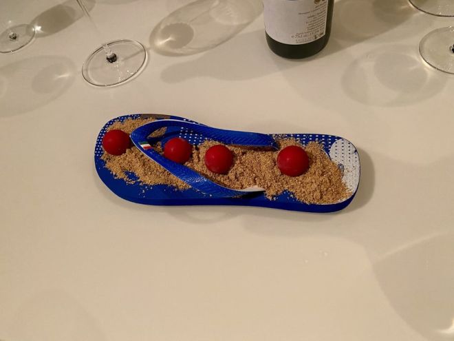 Odd Food Serving (22 pics)