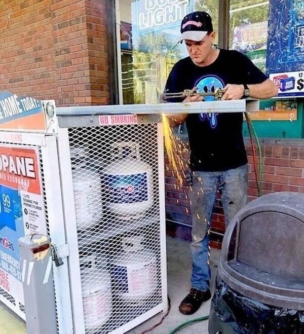Bad Days Happen (18 pics)