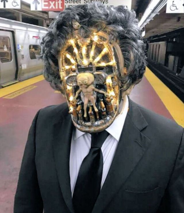 Strange People In The Subway (36 pics)