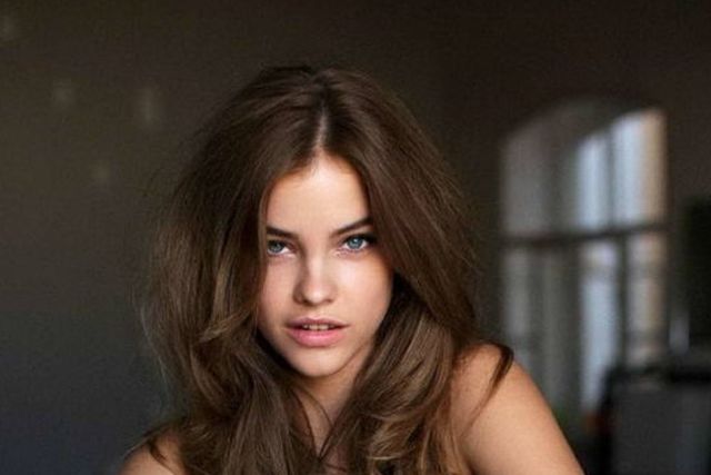 Hot Brunettes (46 pics)