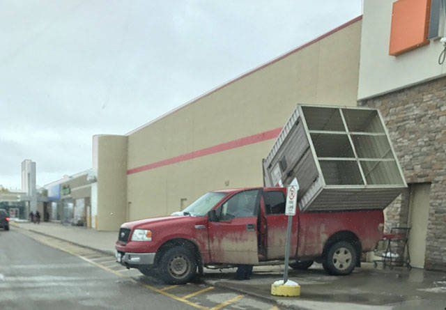 What Is Going On Here? (39 pics)