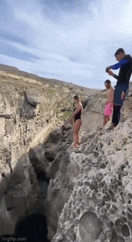 Acid GIFs, May 23 (25 gifs)