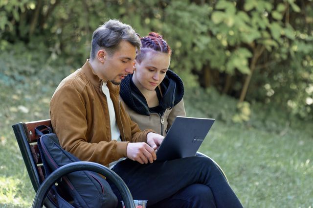 Want to Set Up a Home Business with Your Partner? Here Are Some Options You Can Consider