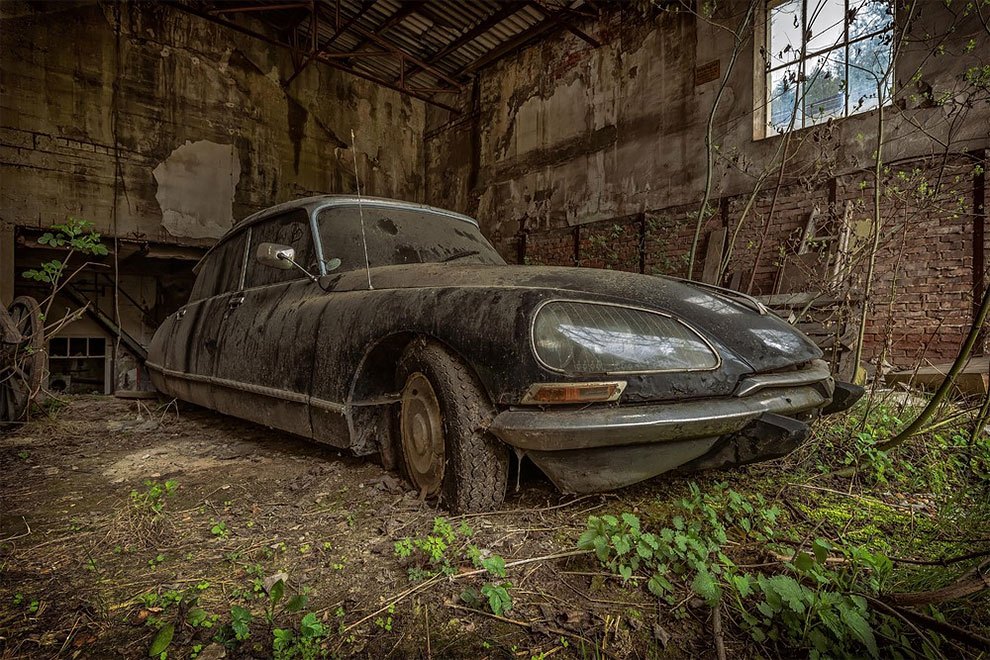 "Cemeteries" Of Cars (14 pics)