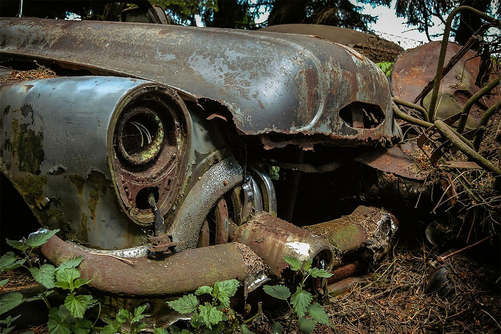 "Cemeteries" Of Cars (14 pics)