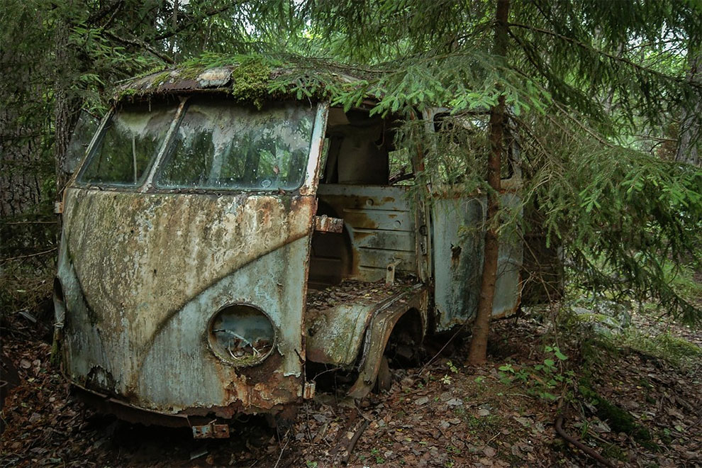 "Cemeteries" Of Cars (14 pics)