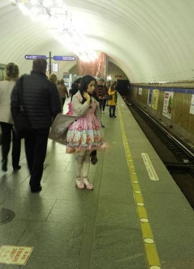 Odd People In The Subway (26 pics)