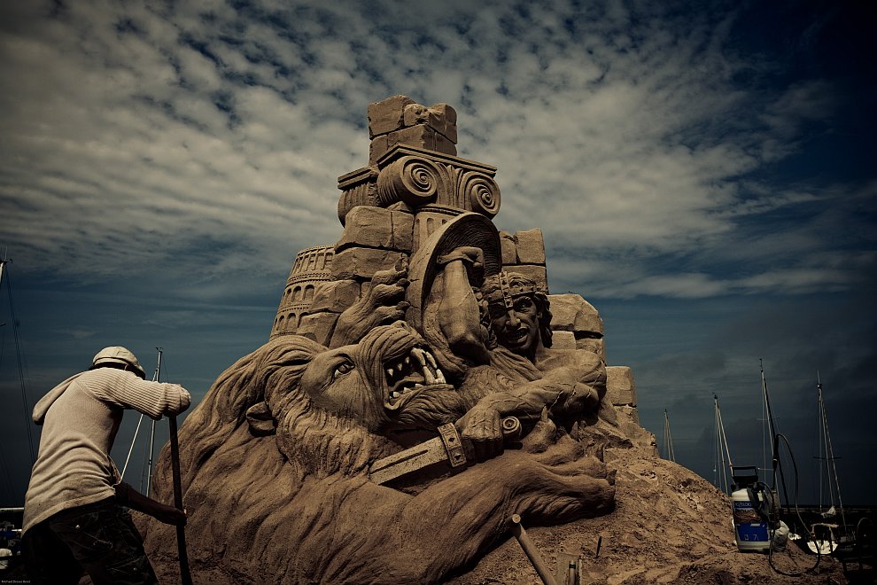 Amazing Sand Sculptures (18 pics)