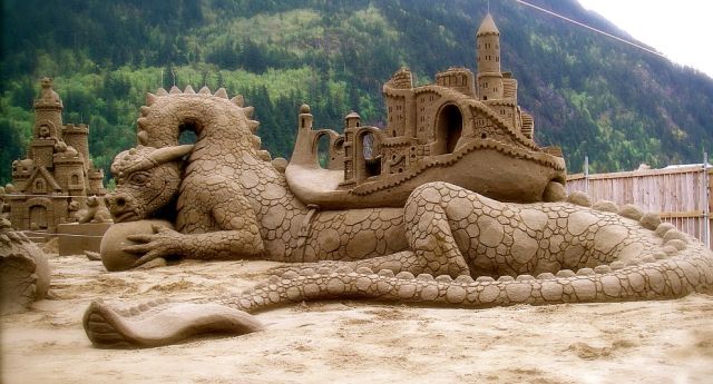 Amazing Sand Sculptures (18 pics)