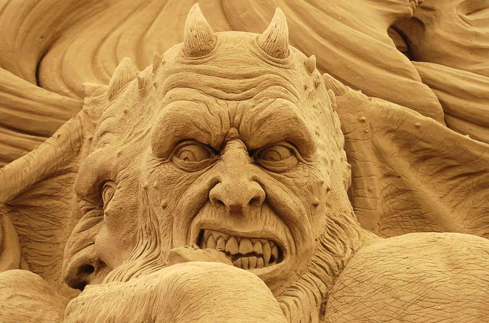 Amazing Sand Sculptures (18 pics)
