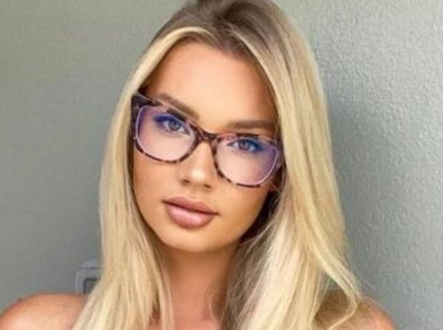 Girls In Glasses (63 pics)