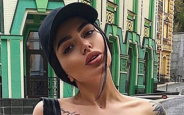 Braless Girls (44 pics)