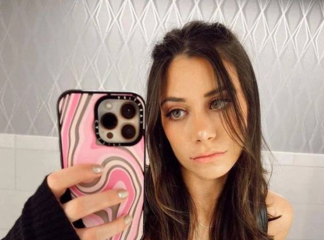 Selfie Girls (45 pics)