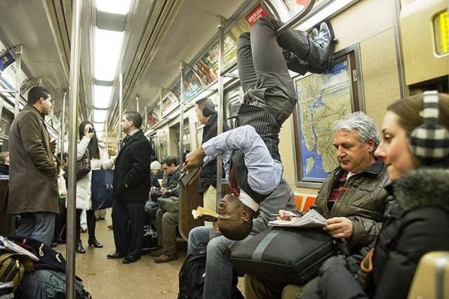 Odd People In The NYC Subway (25 pics)