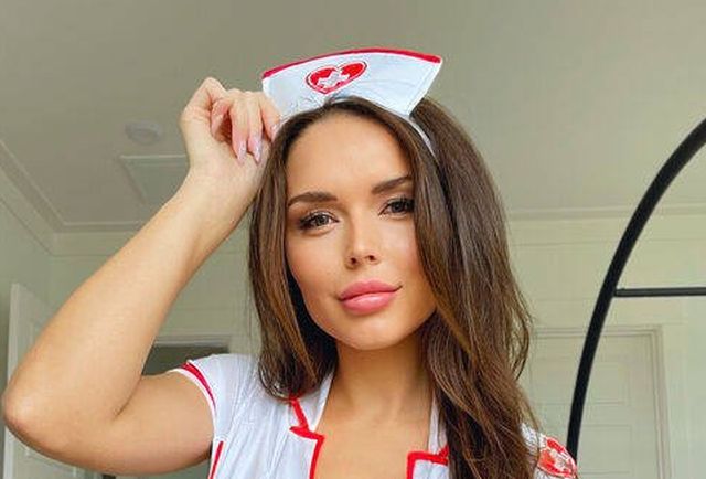 Cute Brunettes (35 pics)