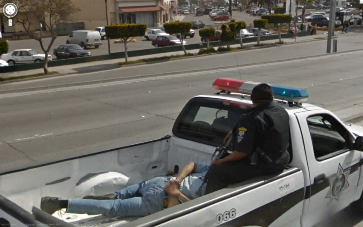 Unusual Photos From Google Street View (27 pics)