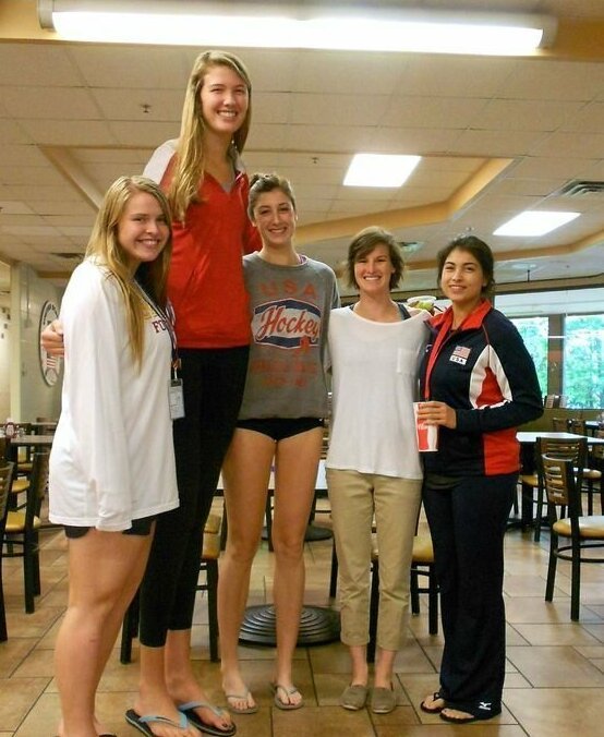 Very Tall Girls (19 pics)