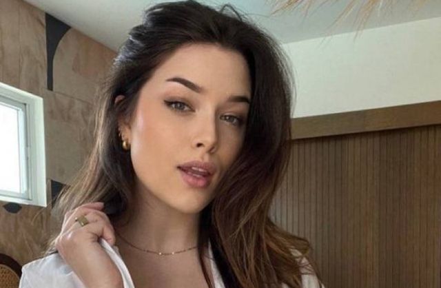 Braless Girls (47 pics)