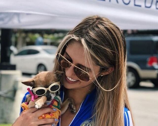 Girls And Puppies (31 pics)