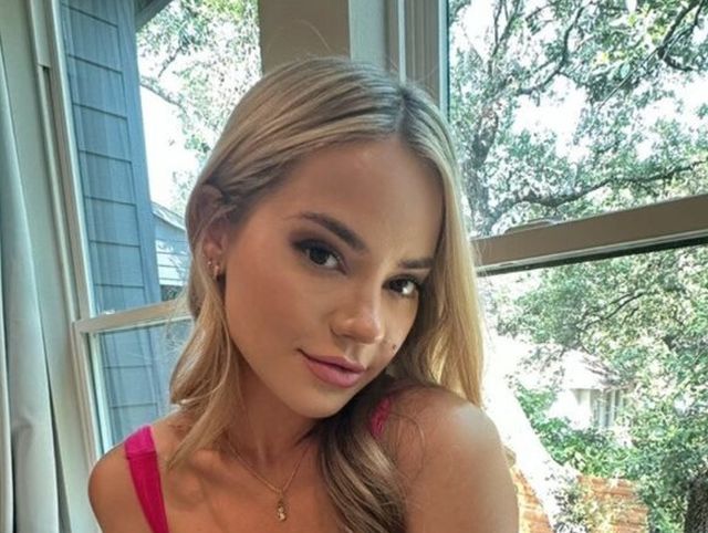 Blondes Against Brunettes (29 pics)