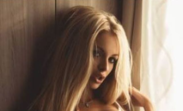 Girls In Shorts (60 pics)