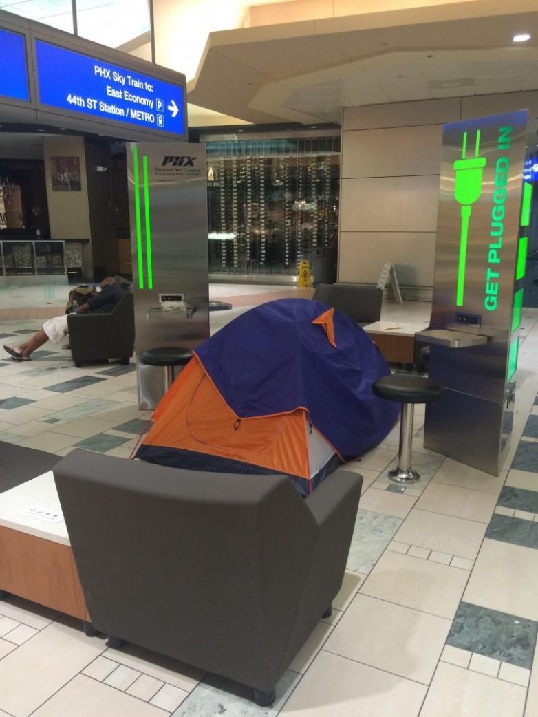 Unusual Situations And Finds In Airports (21 pics)