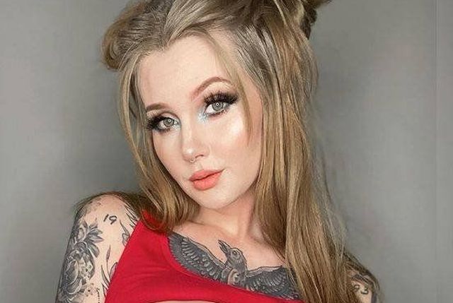 Tattooed Girls (40 pics)