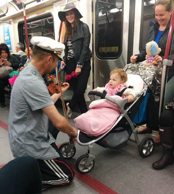 Strange People In The Subway (21 pics)