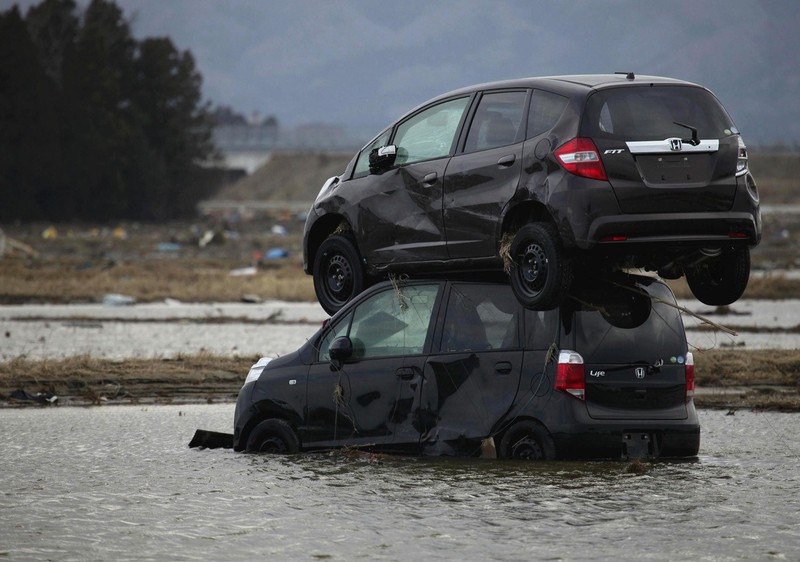 Weird Car Crashes (15 pics)