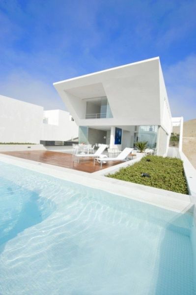 Cool Swimming Pools (27 pics)