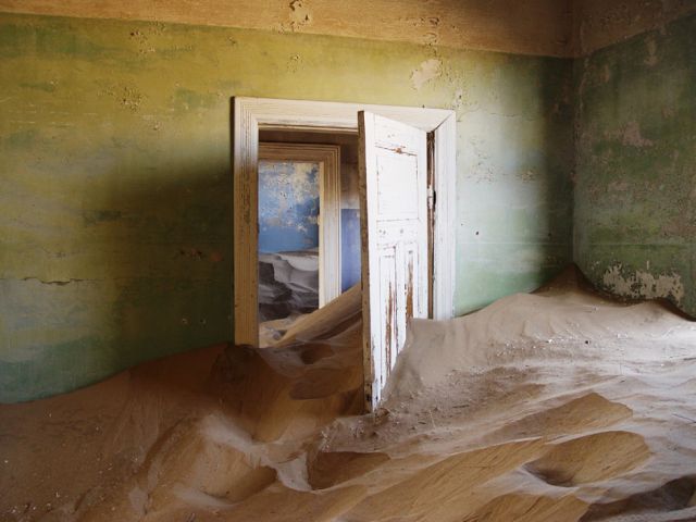 Beautiful Abandoned Places (25 pics)