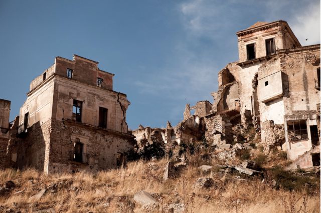 Beautiful Abandoned Places (25 pics)