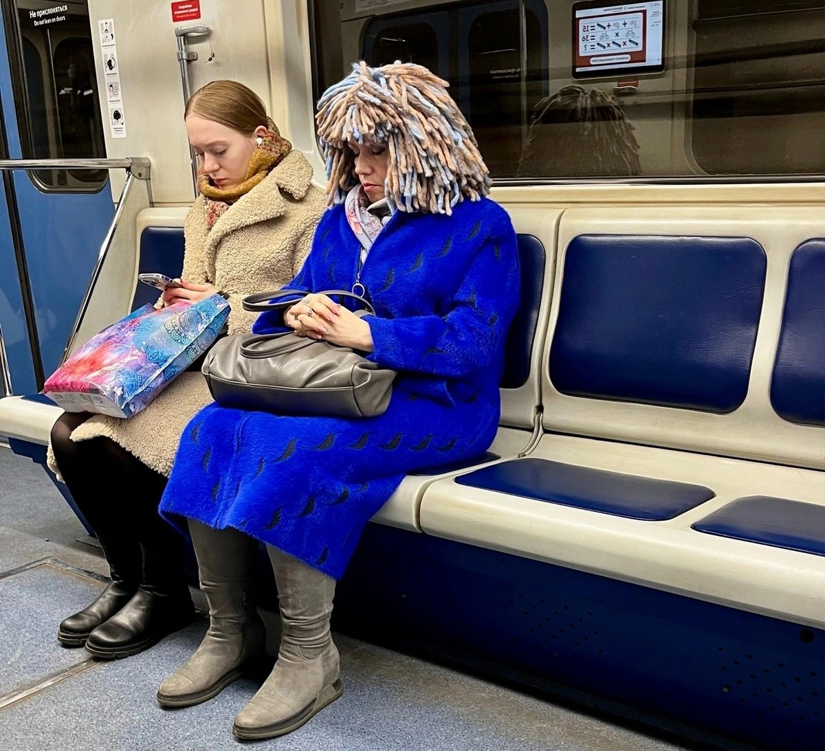 Weird Russians In The Subway (26 pics)