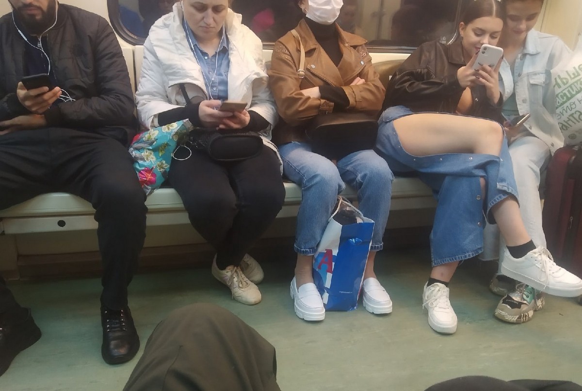 Weird Russians In The Subway (26 pics)