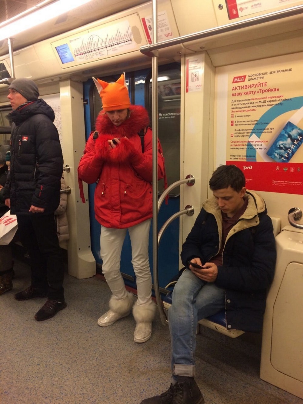 Weird Russians In The Subway (26 pics)