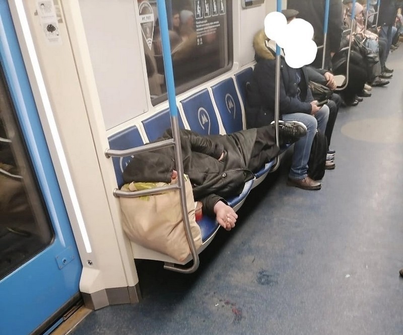 Weird Russians In The Subway (26 pics)