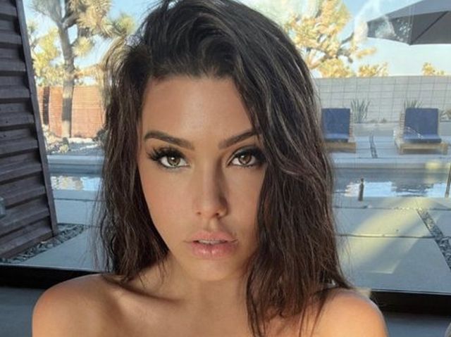 Beauty Brunettes (27 pics)