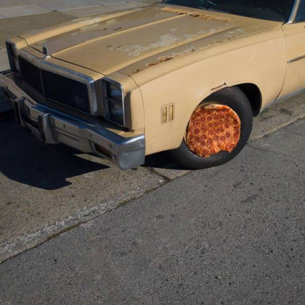 What Is Going On Here? (30 pics)