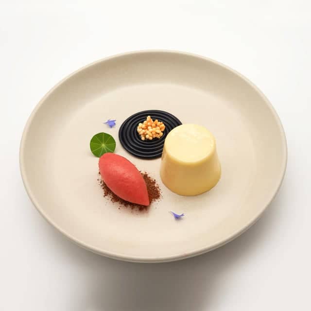 Beautiful Food Serving (22 pics)