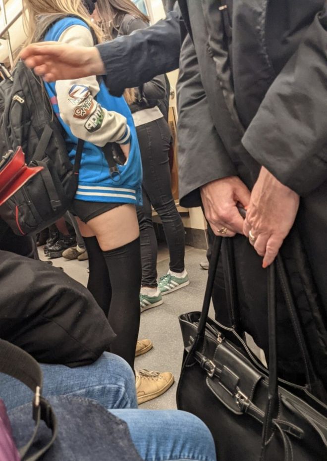 Strange People In The Subway (20 pics)