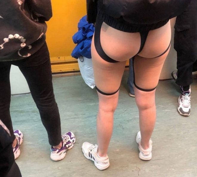 Strange People In The Subway (20 pics)