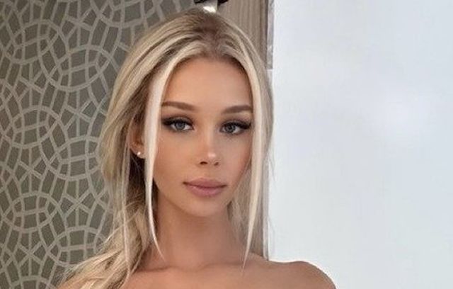 Braless Girls (36 pics)