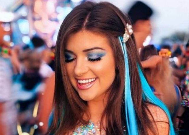 Girls At Music Festivals (53 pics)