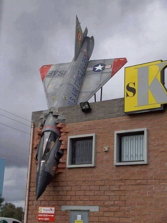 What Is Going On Here? (30 pics)